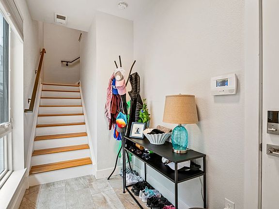 4th image of 1821 N Irving St Unit 104