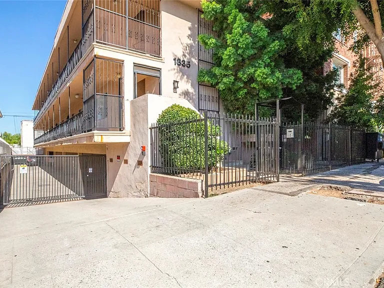 1835 N Alexandria Ave #10 — Photo 1