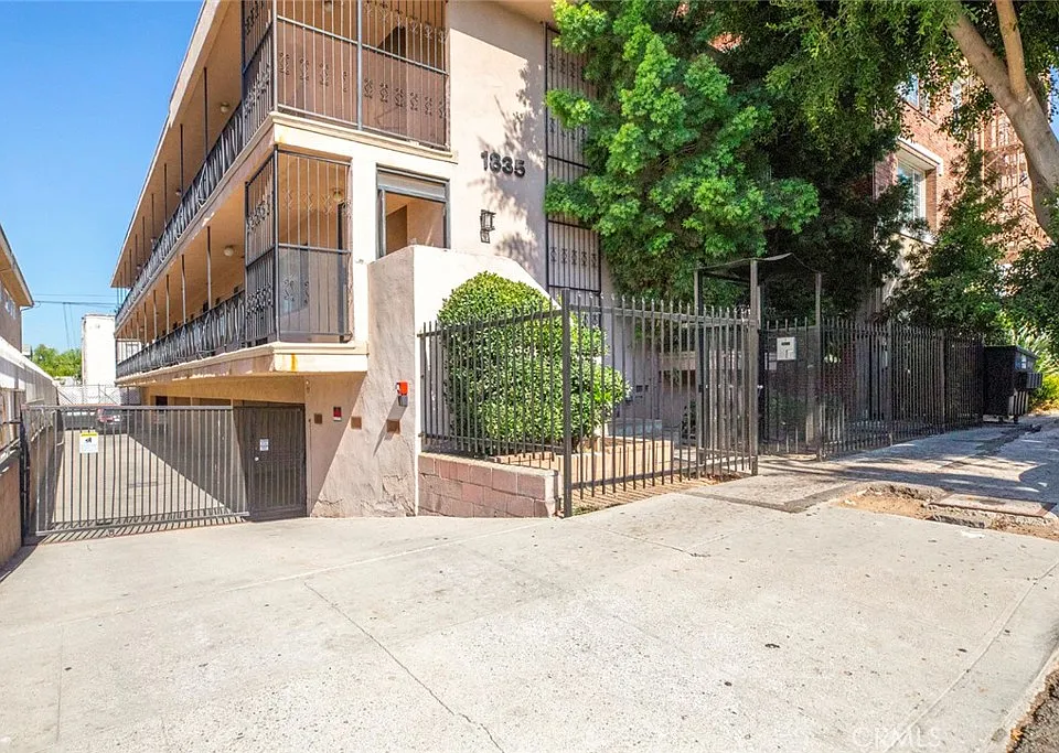 1835 N Alexandria Ave #10