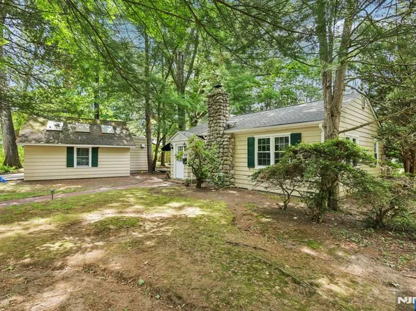 437 Summit St, Ridgewood, NJ 07450