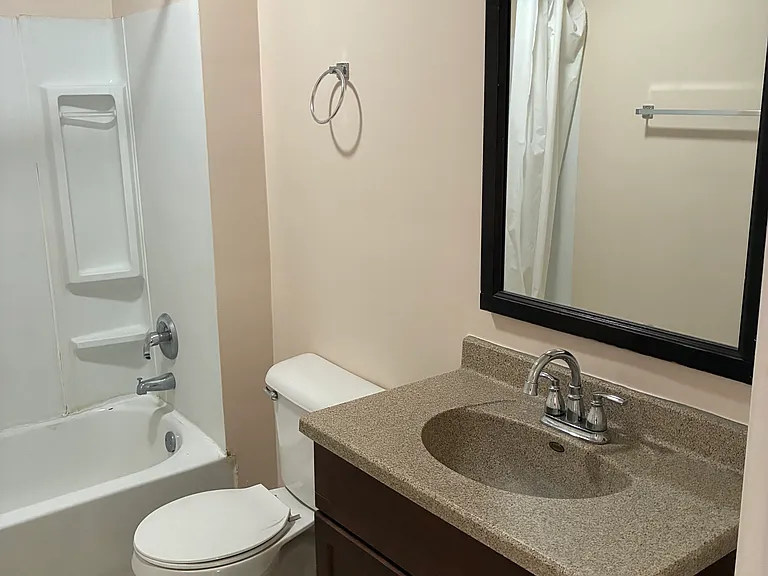 110 S Cass Ave #2-R — Photo 11
