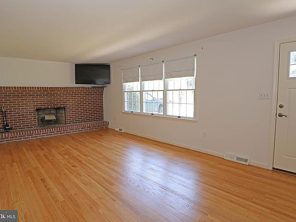 2nd image of 1118 Bernadette Dr
