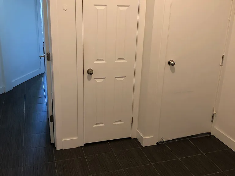 159 Montrose Ave #1 — Photo 17