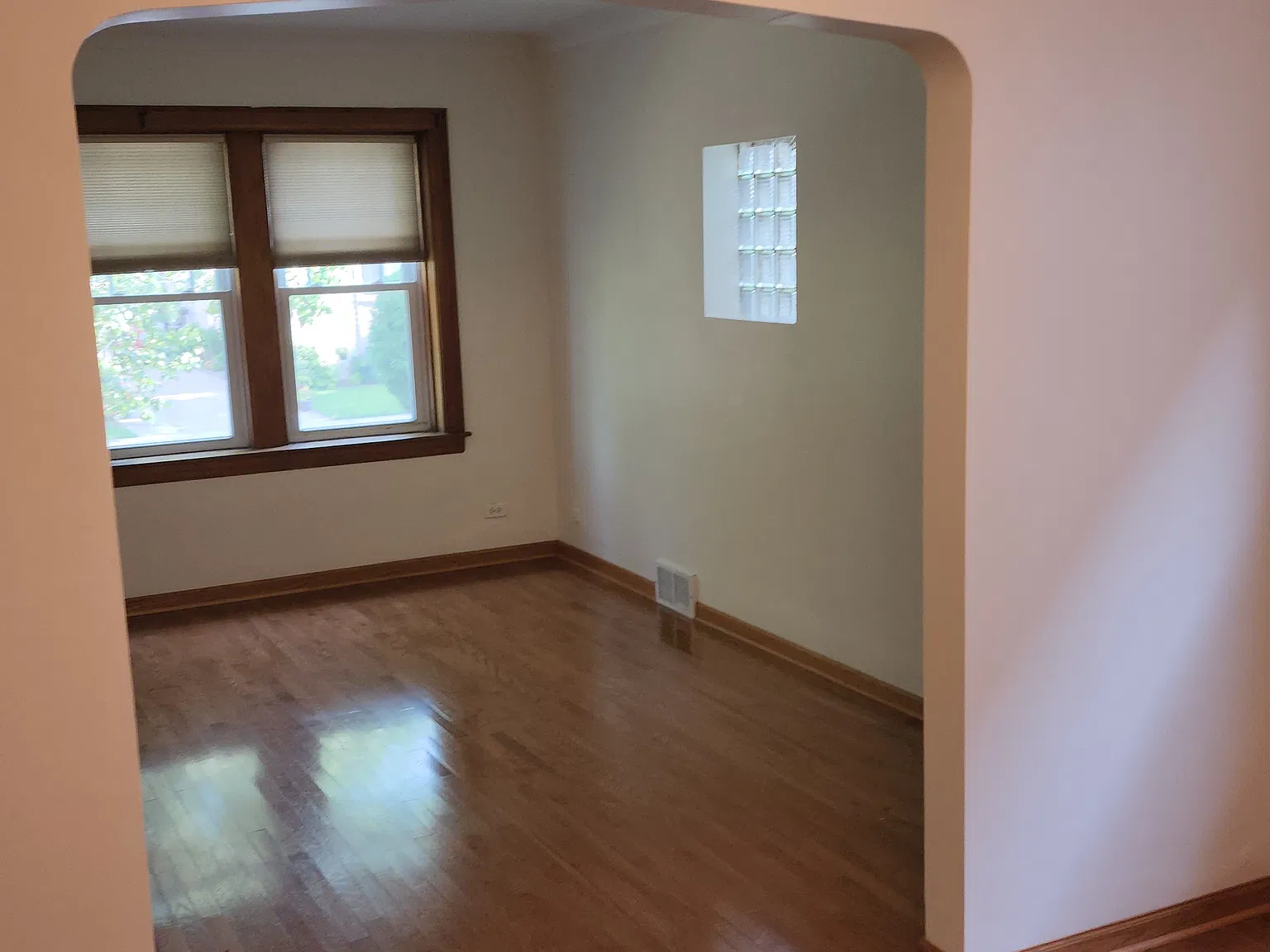 2 bed, 900 sqft, $2,495 — Photo 3