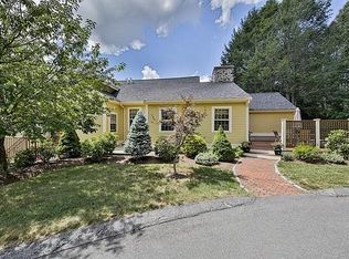 3 Stephen Lane Dr, Bedford, MA 01730