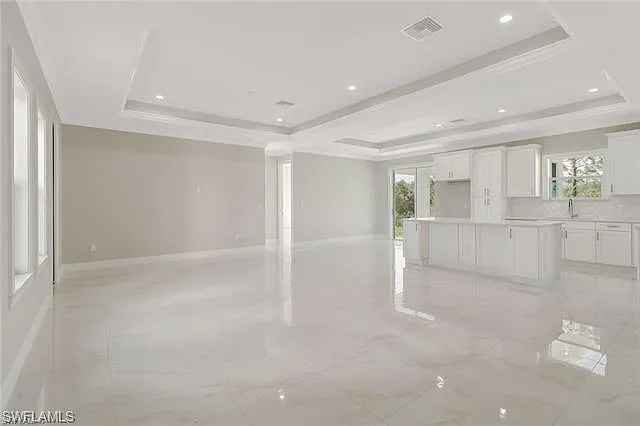 3 bed, 2.0 bath, 1735 sqft, $3,400 — Photo 4