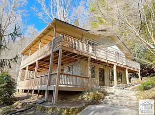 196 Azalea Dr SW, Meadows Of Dan, VA 24120