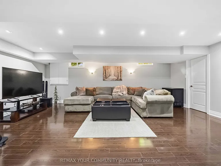 2313 Southcott Rd — Photo 29