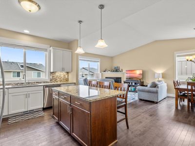 10883 Retreat Ln, Woodbury, MN, 55129