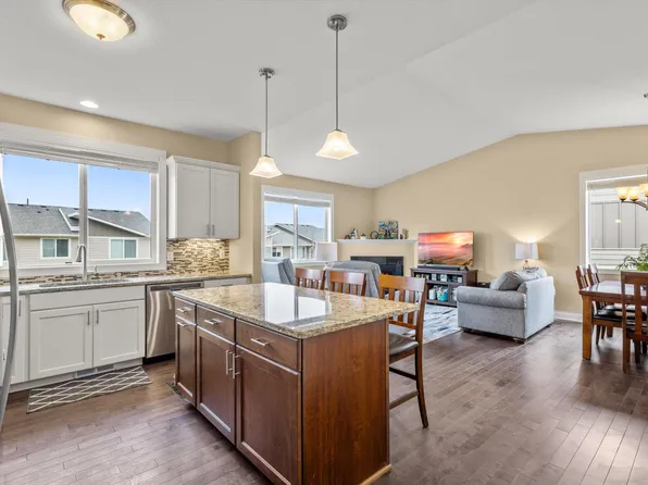 10883 Retreat Ln, Woodbury, MN 55129