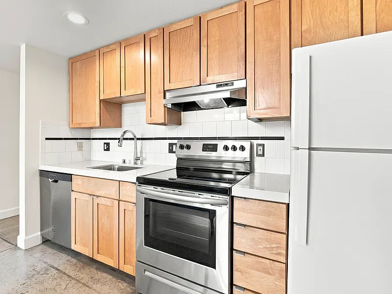 18 Bernice St #101 — Photo 4