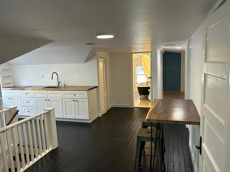 407 Magnolia St #2 — Photo 2
