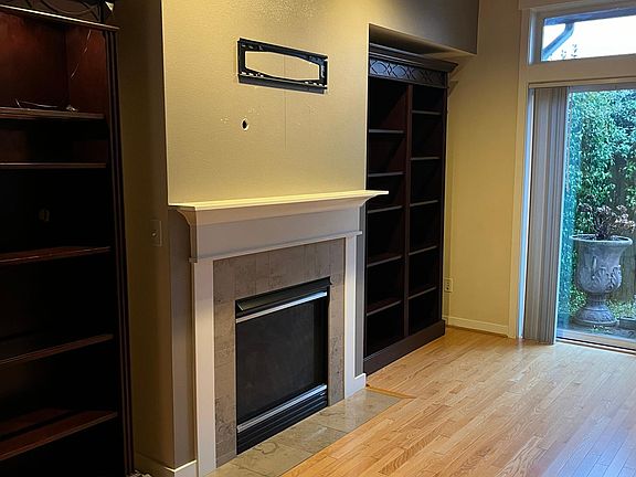 3rd image of 6517B 25th Ave NE #B