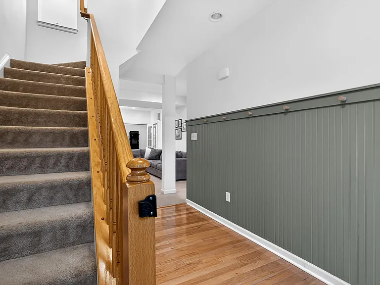 2417 Abington Dr — Photo 5