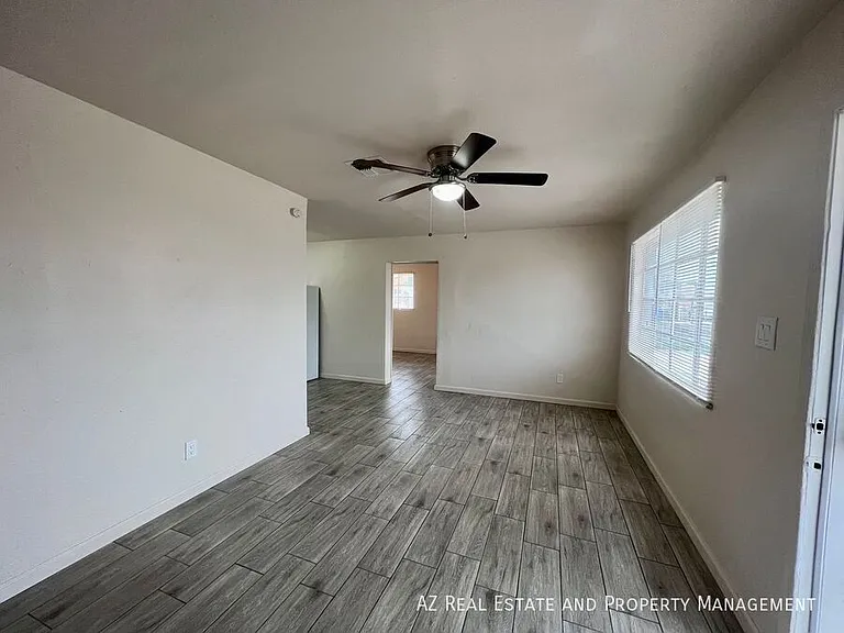 2233 E Wood St — Photo 19