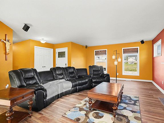 5th image of 926 Vawter Cir