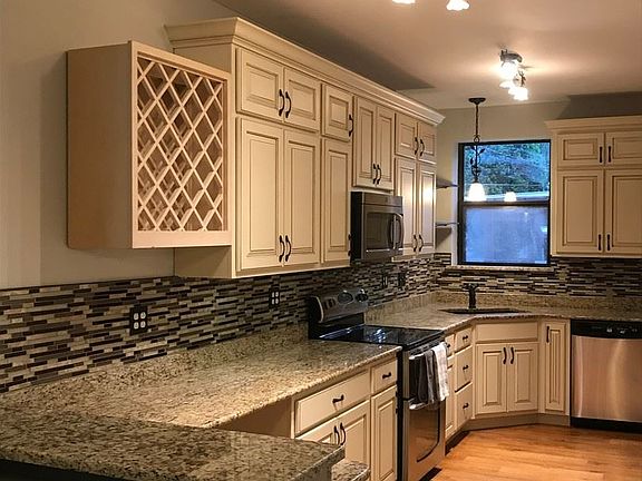 5th image of 5463 Itaska St