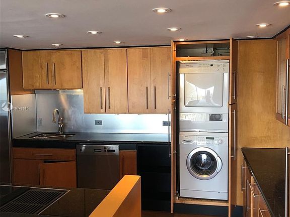 4th image of 1800 NE 114th St #Penthouse 07