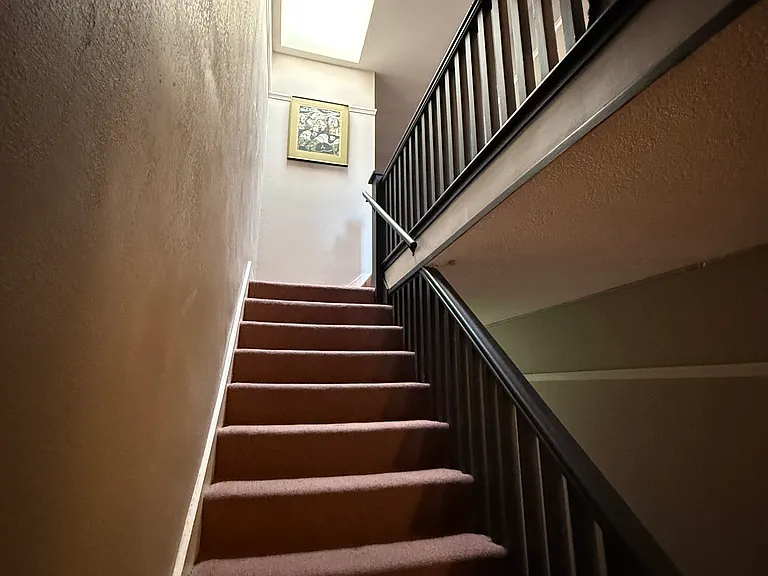 878 E 28th St #9 — Photo 13