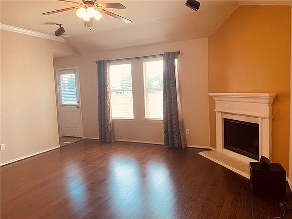 4th image of 11912 Summer Springs Dr