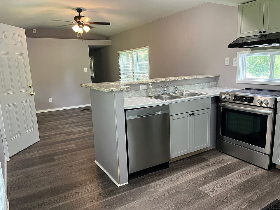 1st image of 404 Hartley Dr