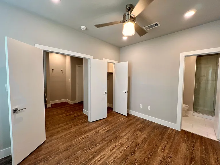 714 N Plano Rd — Photo 6