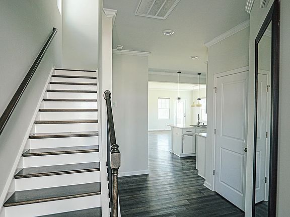 2nd image of 1008 Judaro Ln