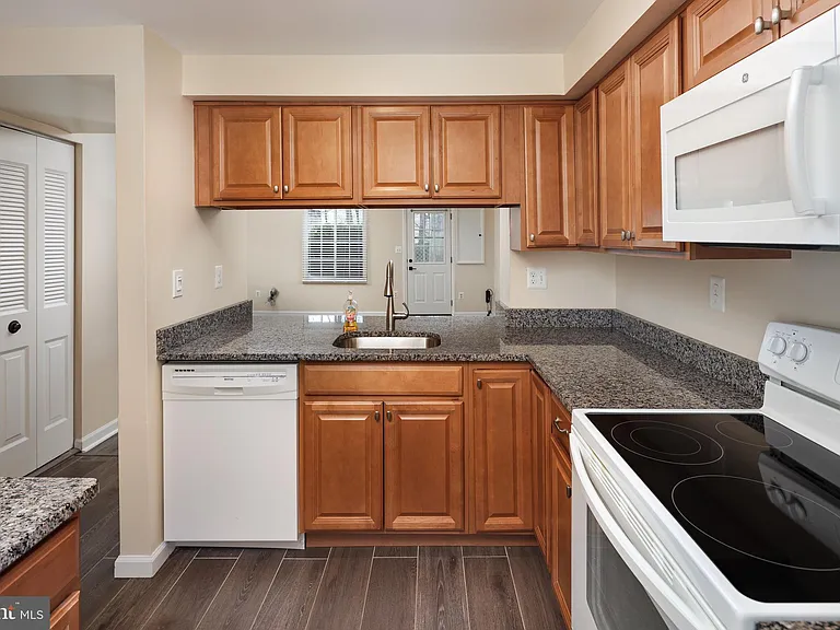 8736 Susquehanna St — Photo 11