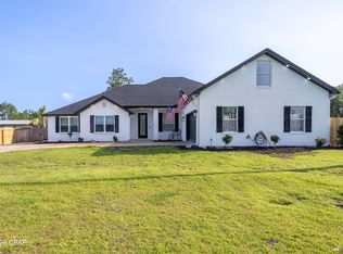 221 White Oaks Blvd, Southport, FL 32409