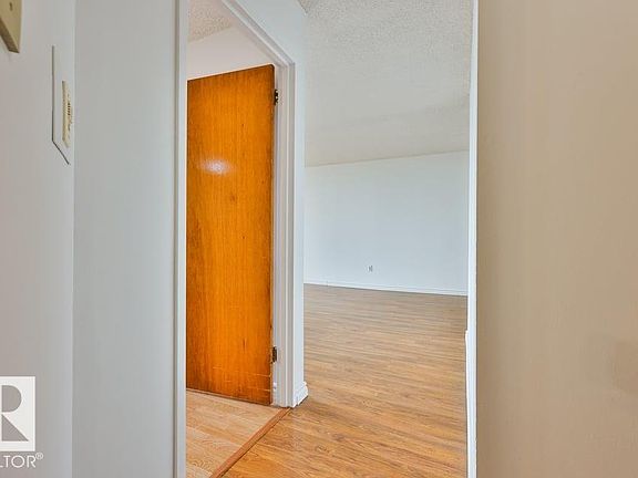 3rd image of 13910 Stony Plain Rd NW #613