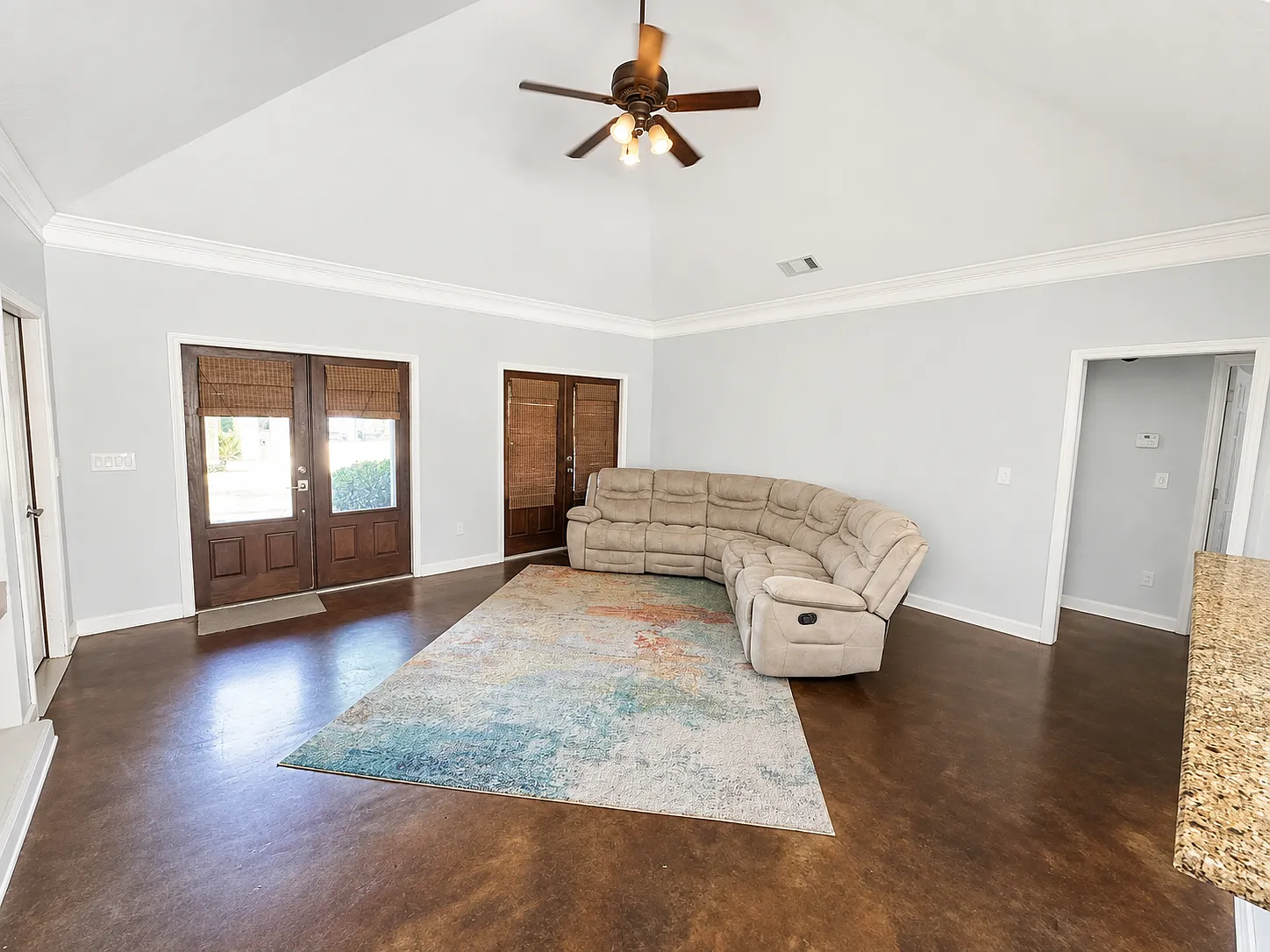 3 bed, 1850 sqft, $2,300 — Photo 3