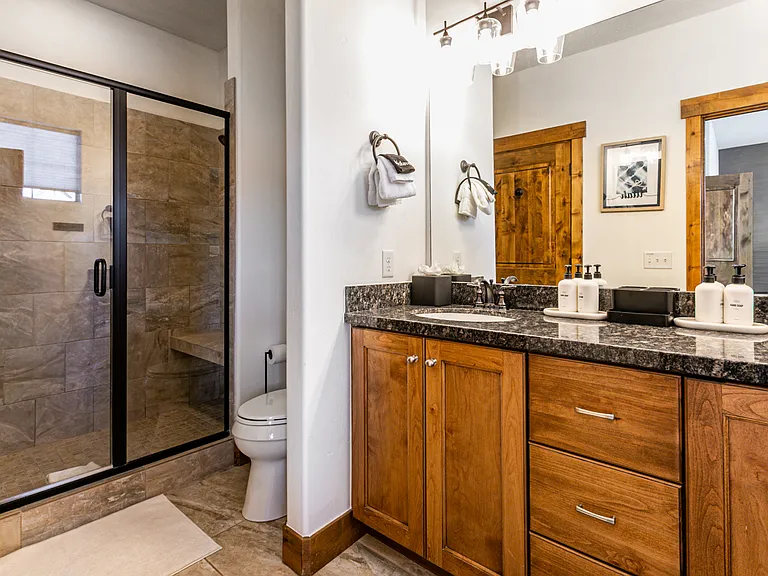901 W Abigail Dr — Photo 18