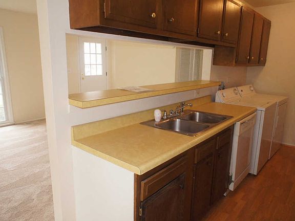 4th image of 1170 Bunker Hill Ct APT D