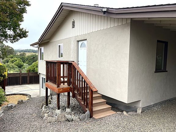 2nd image of 1099 Jacobsen Ln