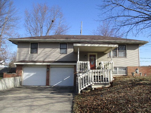 1st image of 705 Shannon Ln