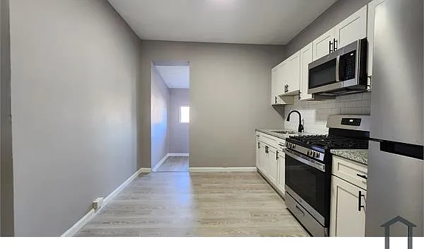 2325 N Longwood St — Photo 3