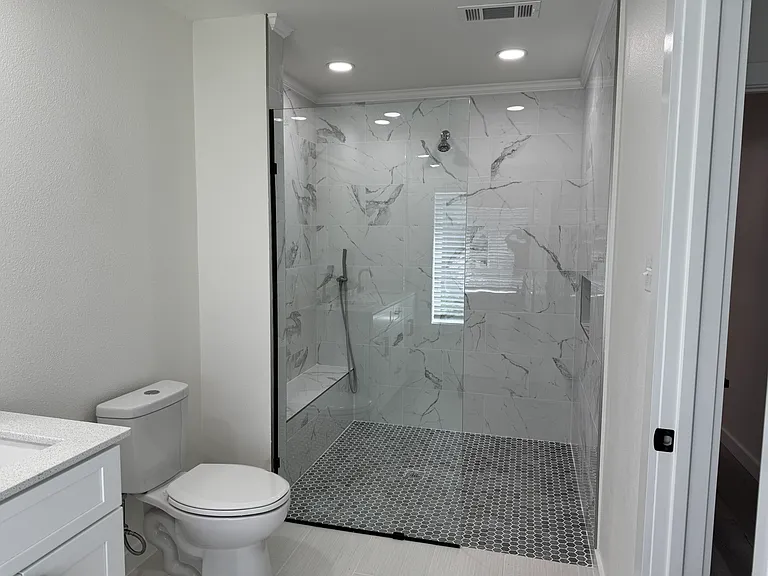 310 Sunset Ct — Photo 8