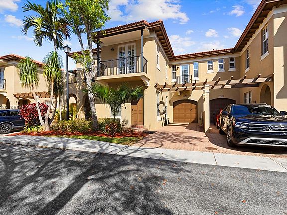 3rd image of 6959 Julia Gardens Dr
