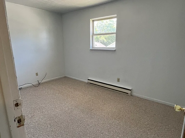 208 Homestead Ave — Photo 5