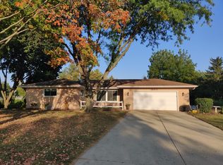 8N601 Stevens Rd, Elgin, IL 60124