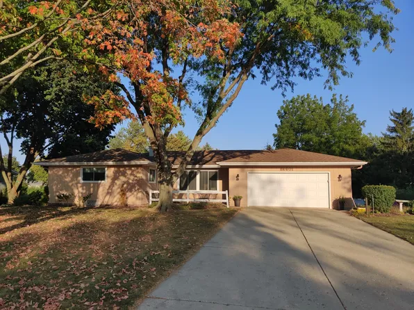 8N601 Stevens Rd, Elgin, IL 60124