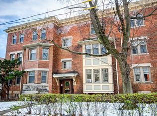 5 Lonsdale Rd #3, Toronto, ON M4V 1W4