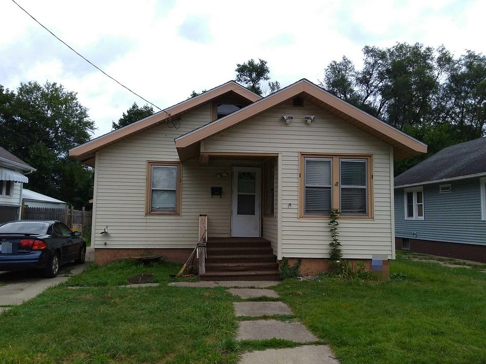 1st image of 106 Yale St