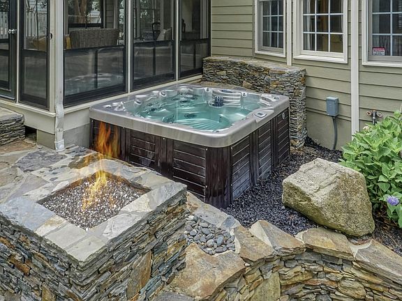 2nd image of 1009 Binkley Chapel Ct