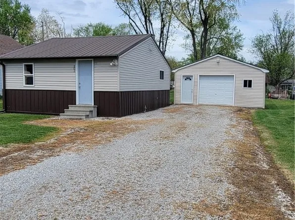 803 Foster St, Newton, IL 62448