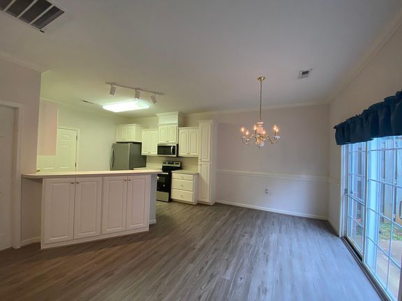 5th image of 24 Butler Crossing Dr