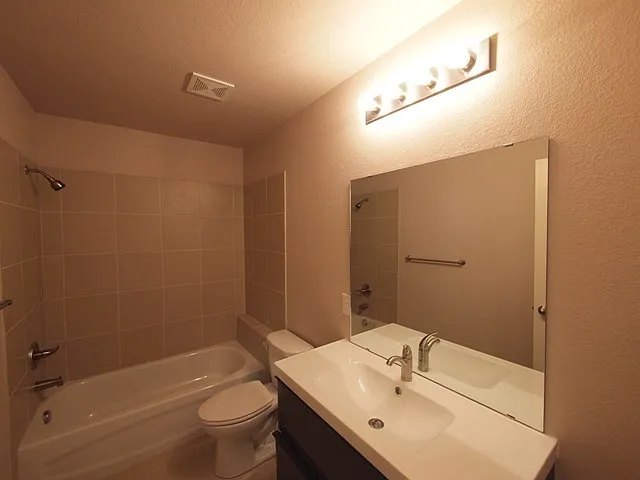 4505 Barrington Trl — Photo 11