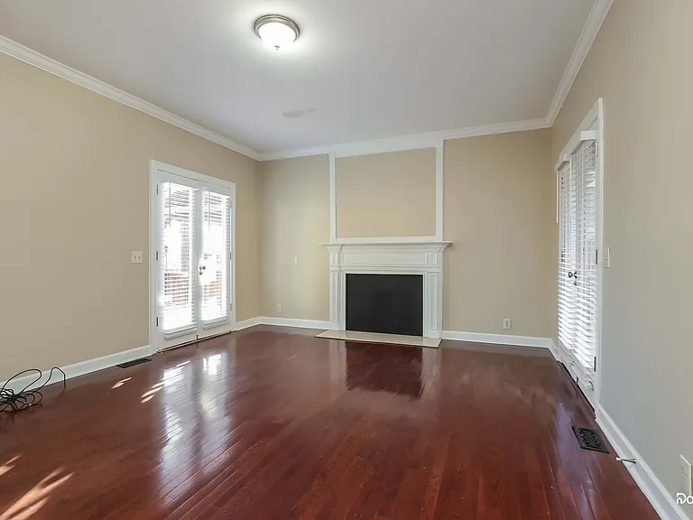 1229 Charlton Dr — Photo 5