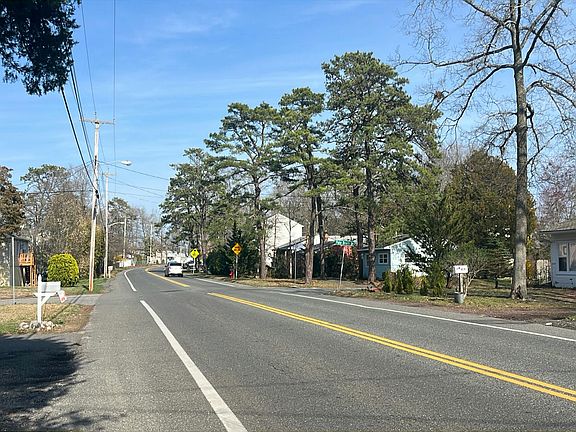 4th image of 418 Beach Blvd