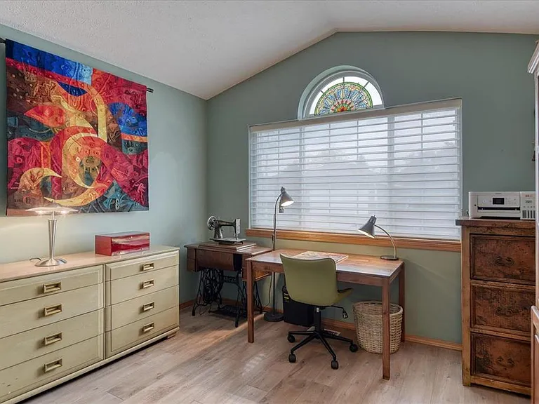 311 S Calvin Ln — Photo 10